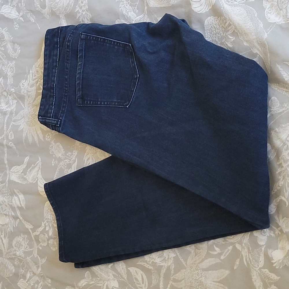 Dark Wash Gap Jeans. Size 12. Straight leg.